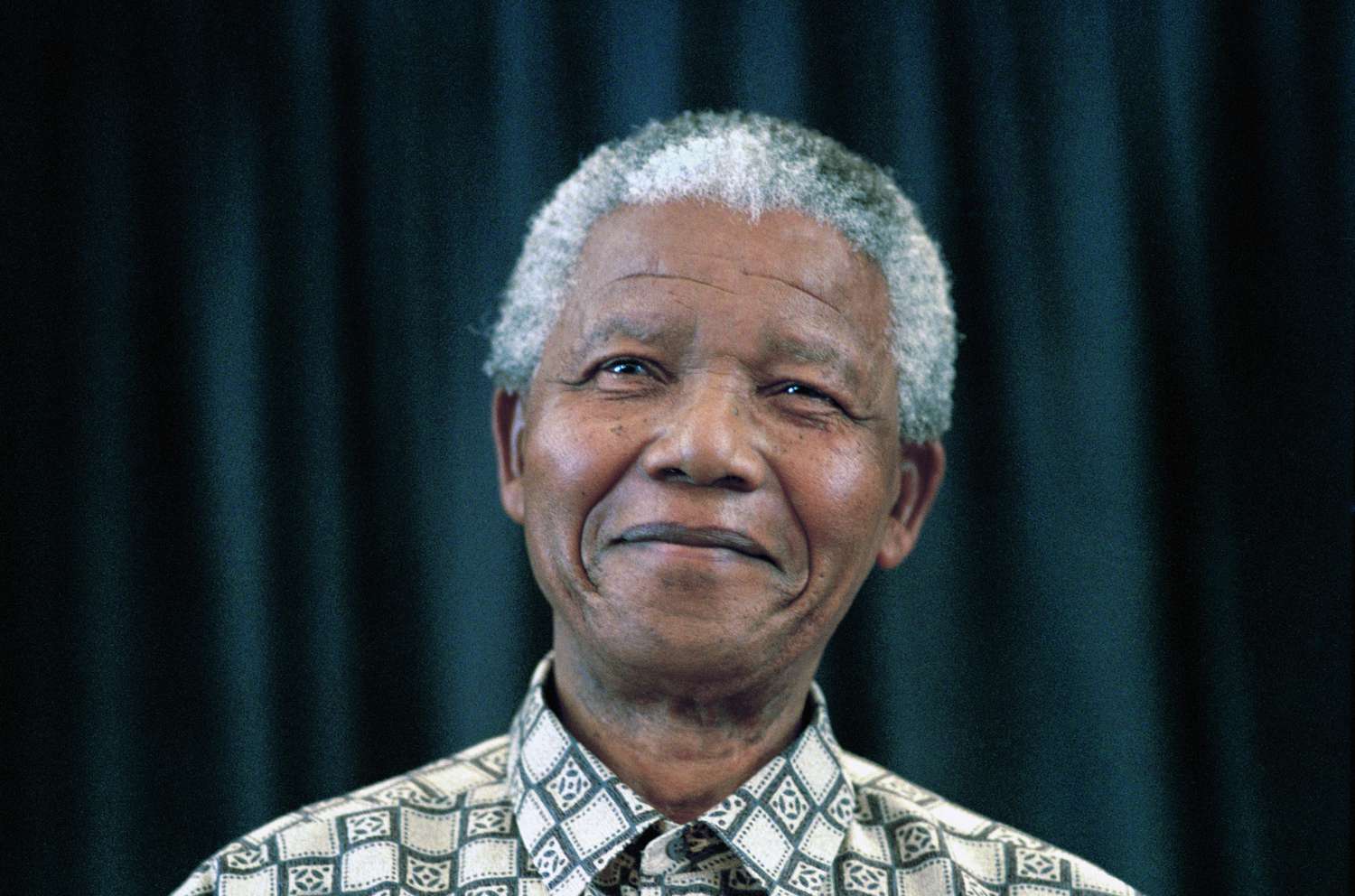 Nelson Mandela souriant